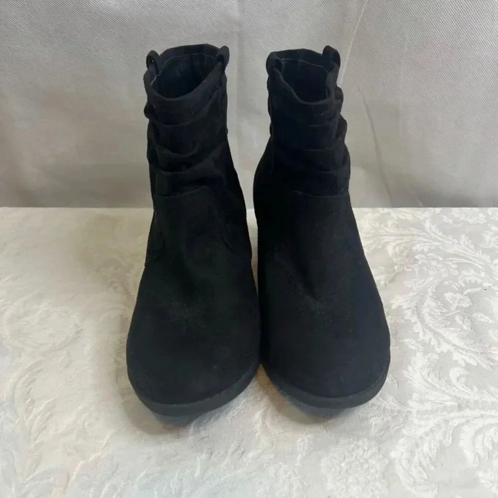 Arizona Jeans Black Scrunch Ankle Heeled Bootie Size 10‎